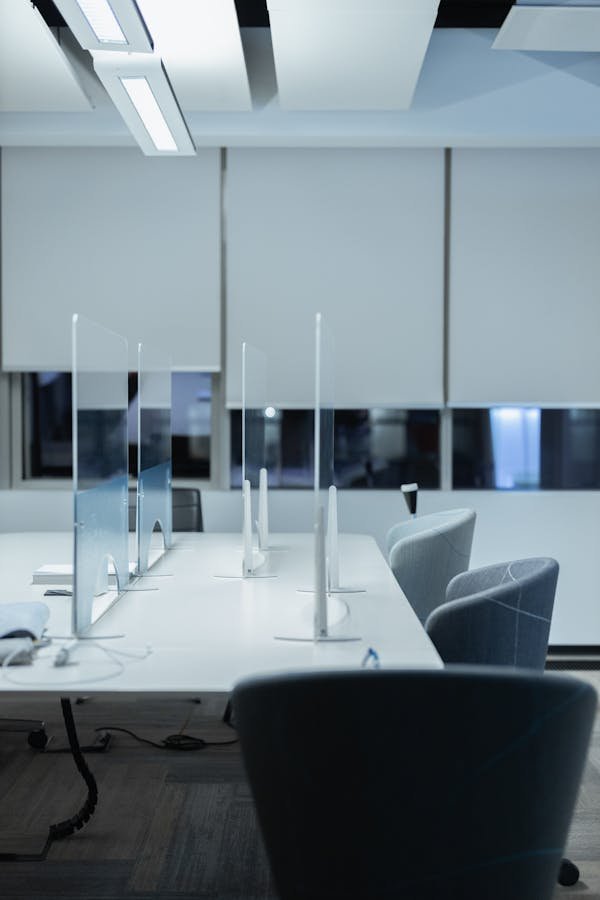 Bureau moderne : choisir des cloisons modulaires pour confort et adaptabilité